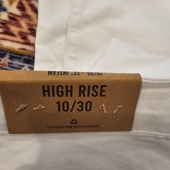 NWT KENSIE Jeans Slim Straight High Rise Allie Raw Hem Stretch Jeans White 10/30 - Picture 14 of 15